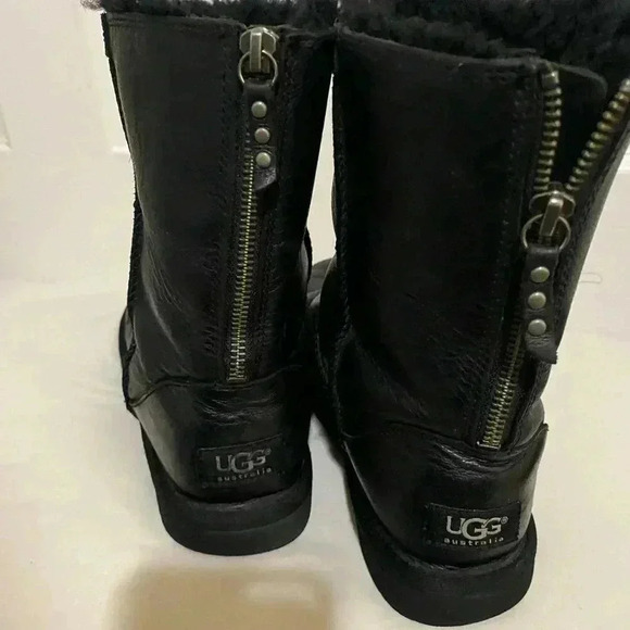 UGG Australia Classic Zip Black Leather Boots size 6 - Picture 2 of 14